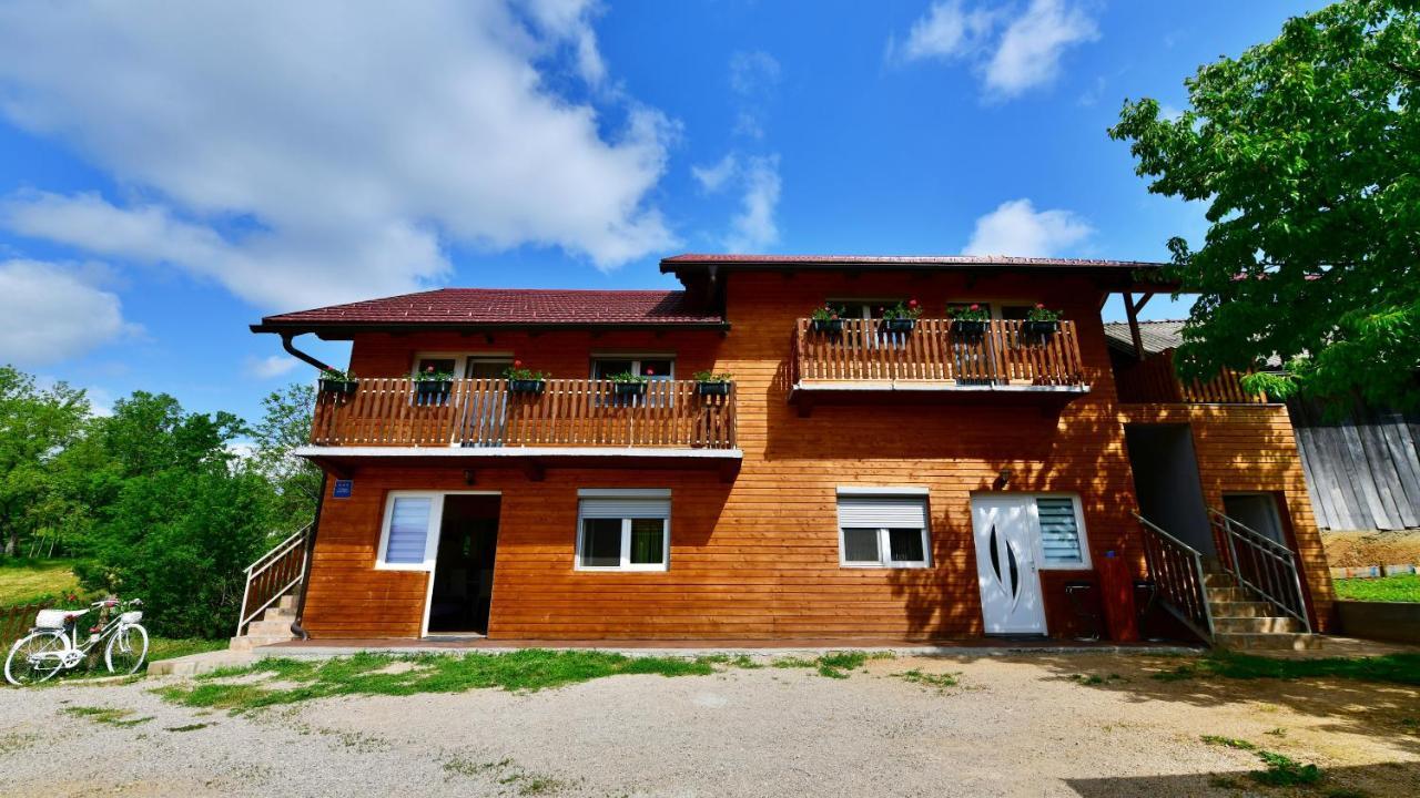 Apartments Laura Rakovica Buitenkant foto