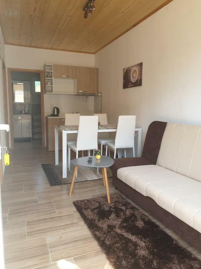 Apartments Laura Rakovica Buitenkant foto